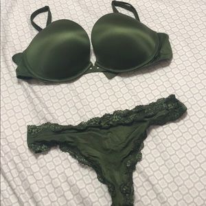 VS Very Sexy bra and thong set